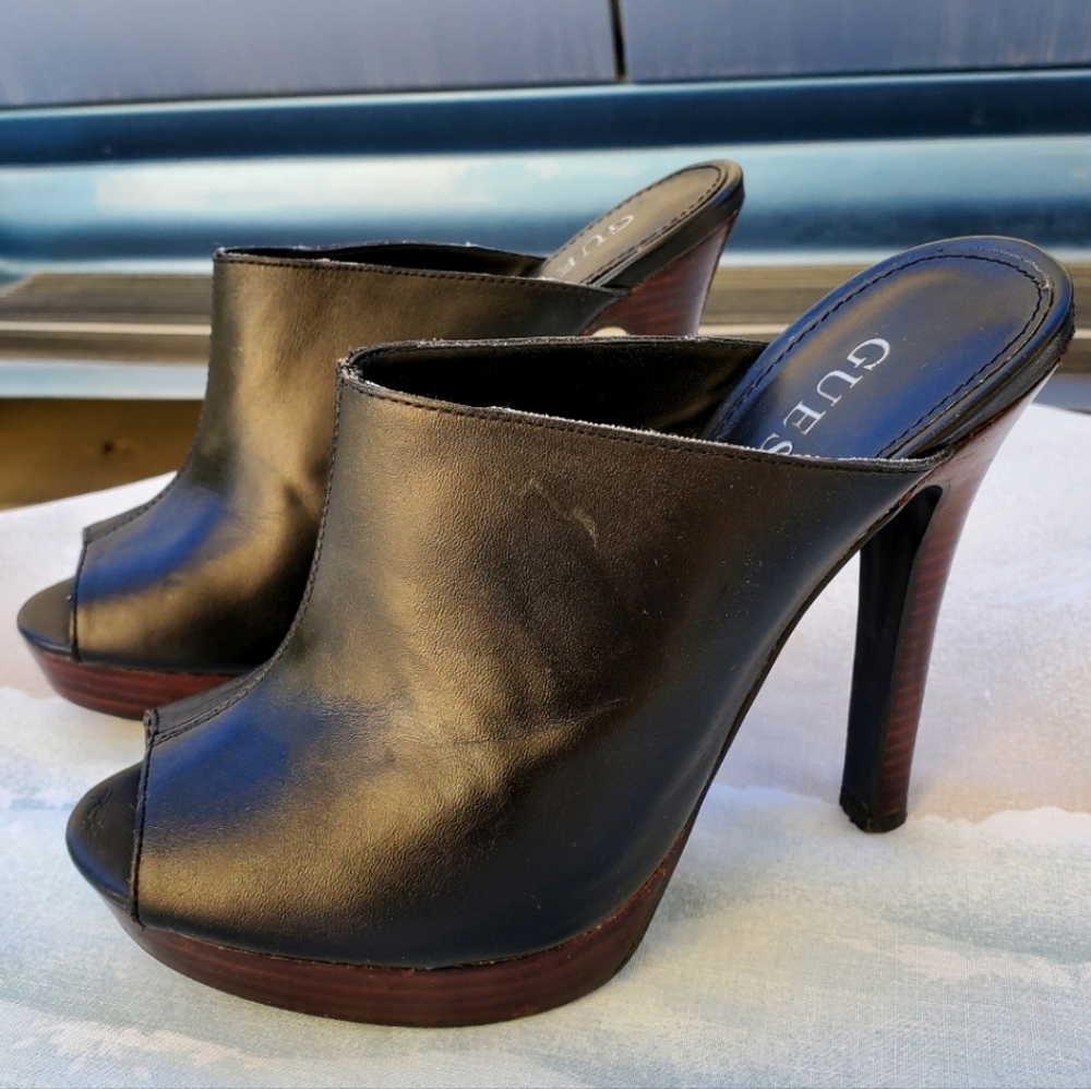 GUESS Black Leather Peep-Toe Platform Mules with Wood-Look Heel